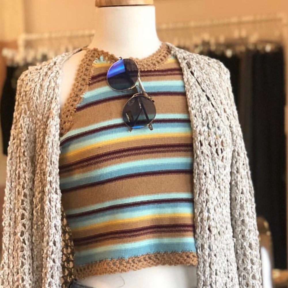 Crop beach tank